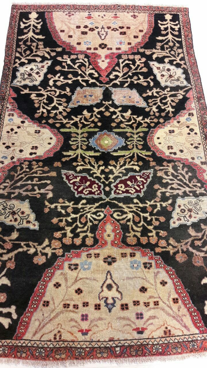 Tapis lavé et restauré en atelier