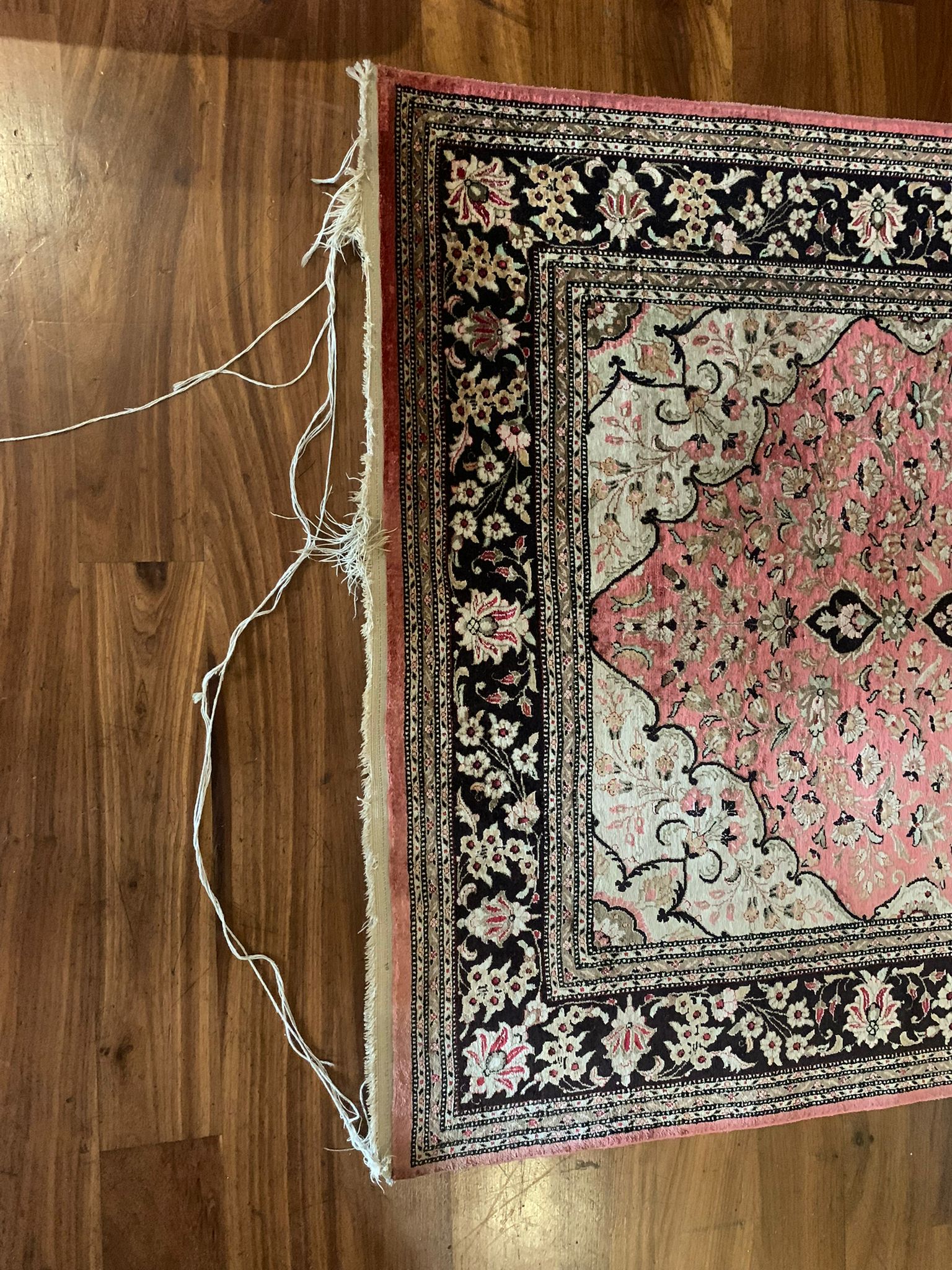 Tapis lavé et restauré en atelier