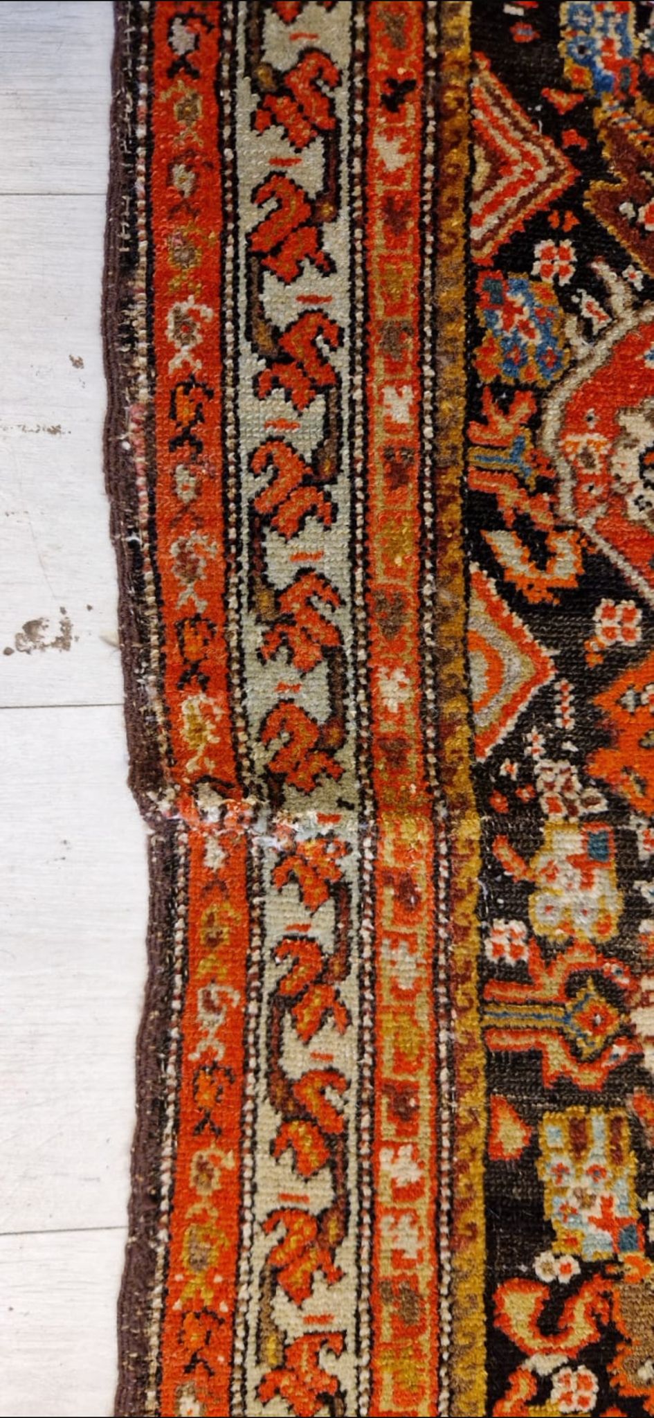 Tapis lavé et restauré en atelier