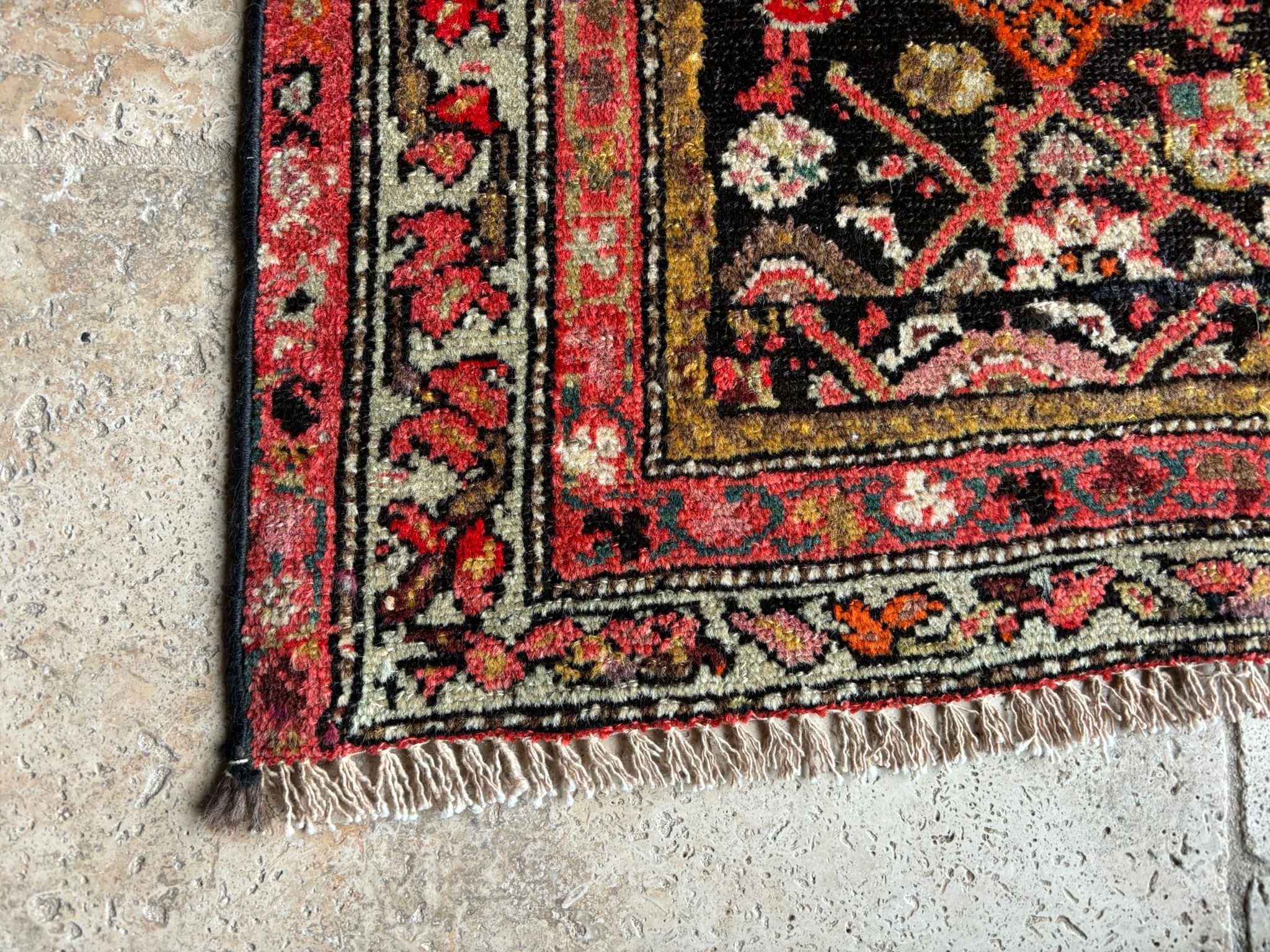 Tapis lavé et restauré en atelier