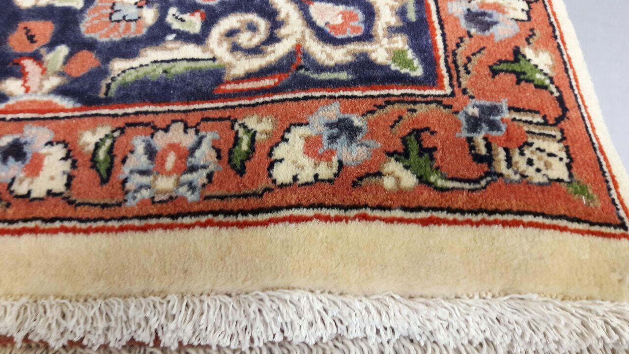 Tapis lavé et restauré en atelier