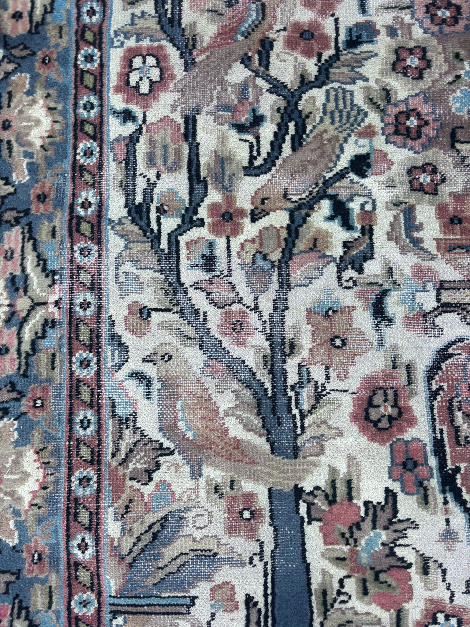 Tapis lavé et restauré en atelier