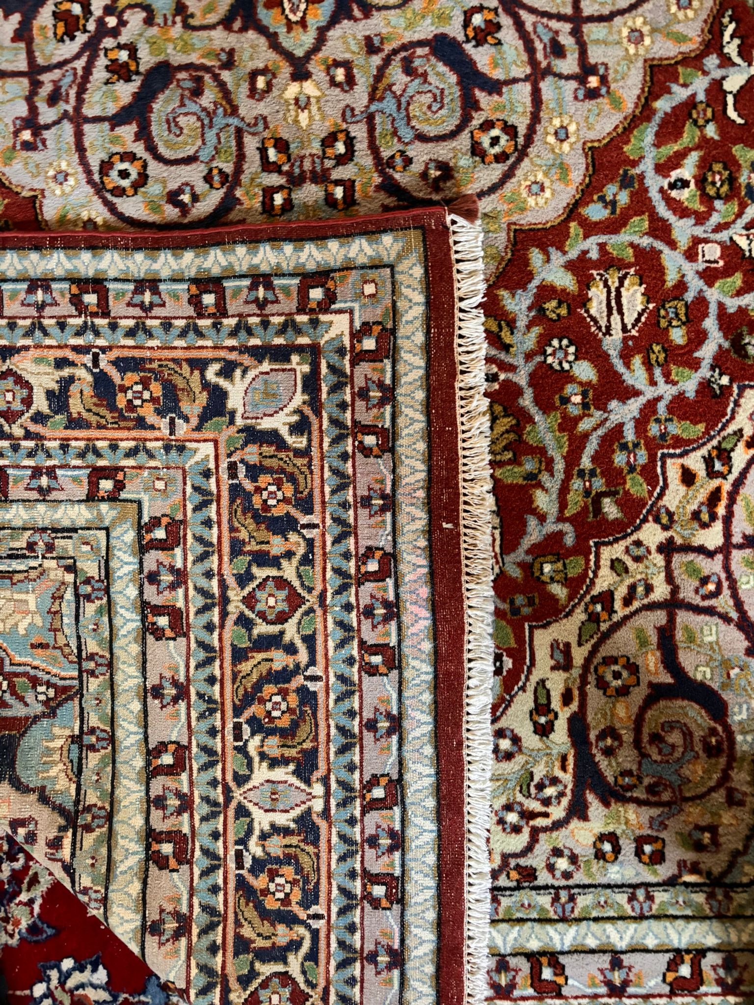 Tapis lavé et restauré en atelier