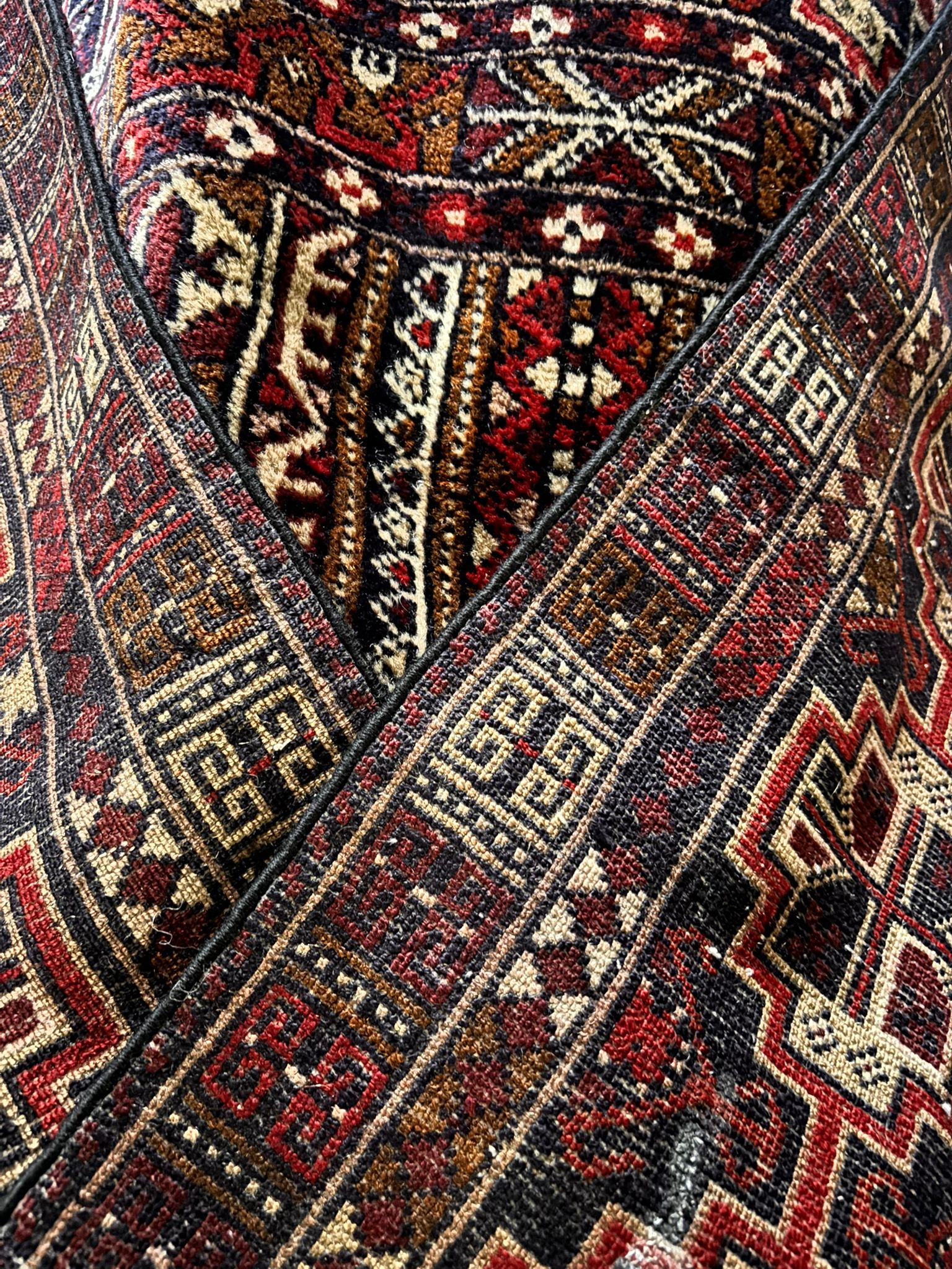 Tapis lavé et restauré en atelier